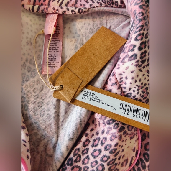 Skims 2 Piece PJ's Set NWT BLOOM MINI ANIMAL NWT Small Valentine's UNRELEASED - Picture 6 of 8